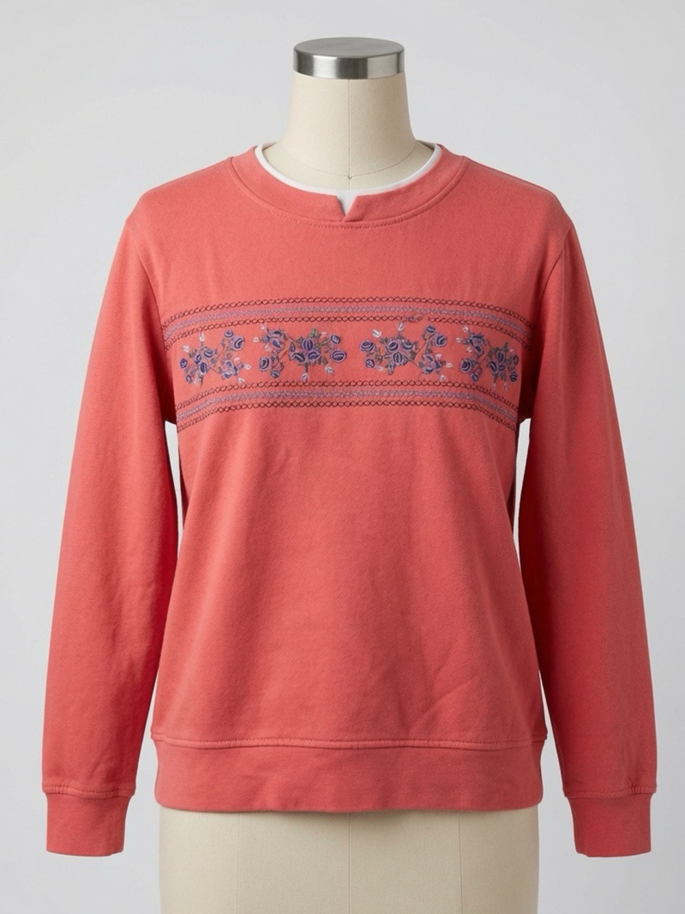 Vintage Coral Pink Floral Embroidered Sweatshirt Cottagecore Roses Crewneck 90s